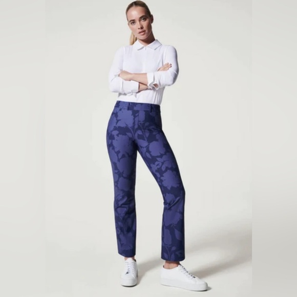NEW SpanxSunshine Kick Flare Pant Floret Navy 50301Q Sz MP Petite
